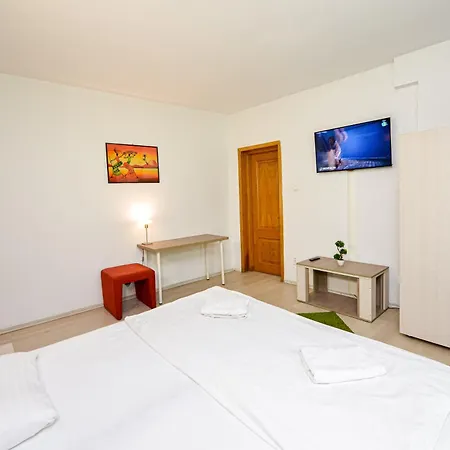 The Lincoln - Shabbat Friendly Apartment Bucharest