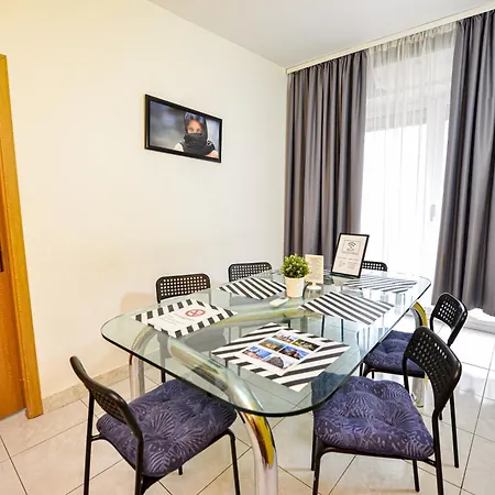 The Lincoln - Shabbat Friendly Apartment Bucharest