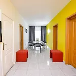 The Lincoln - Shabbat Friendly Apartamento *