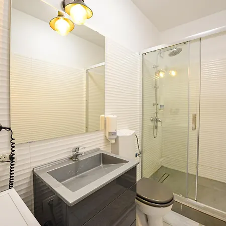 The Lincoln - Shabbat Friendly Bucarest