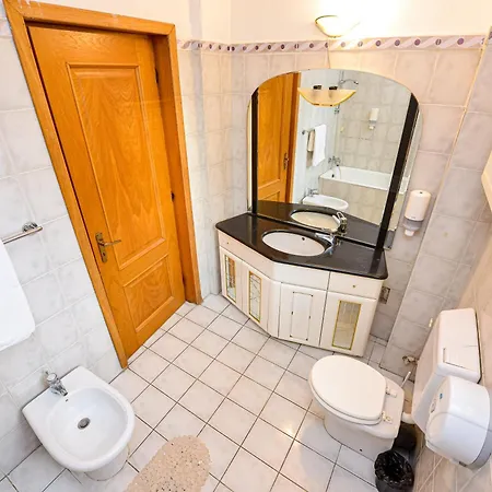 The Lincoln - Shabbat Friendly Bucarest