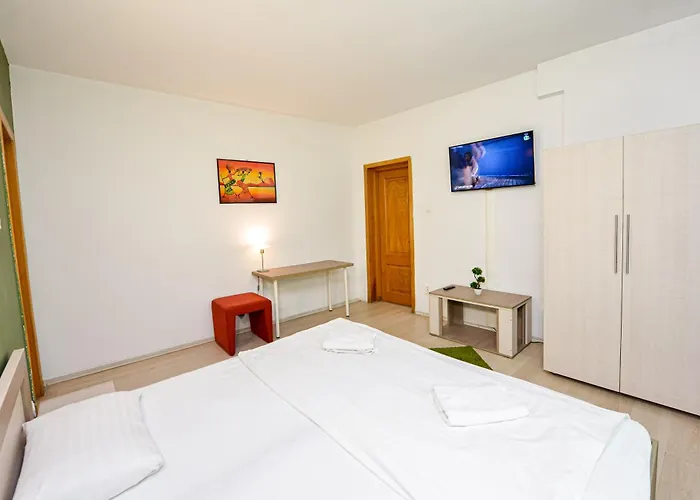 The Lincoln - Shabbat Friendly Apartment Bucharest