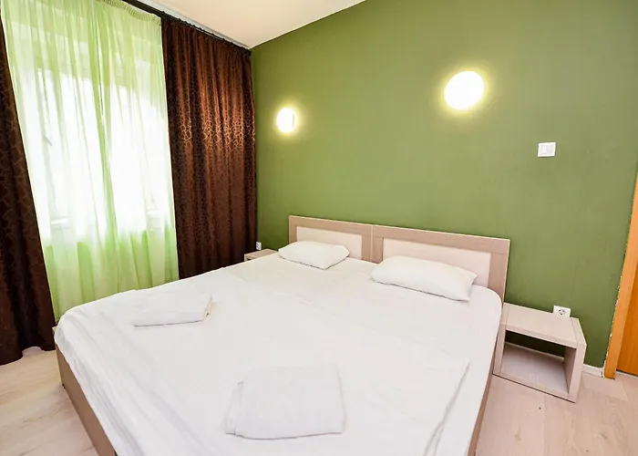 The Lincoln - Shabbat Friendly Apartment Bucharest