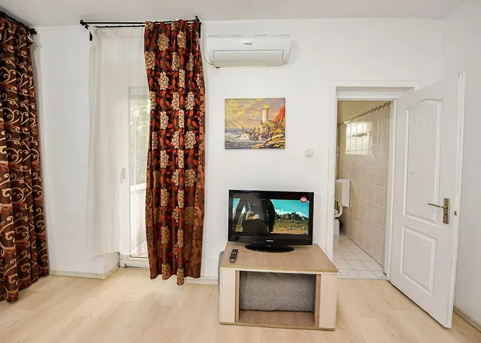 The Lincoln - Shabbat Friendly Апартаменти