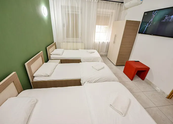 The Lincoln - Shabbat Friendly Апартаменти *