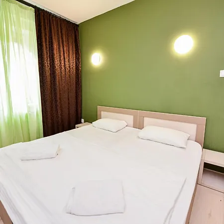 The Lincoln - Shabbat Friendly Appartement Boekarest