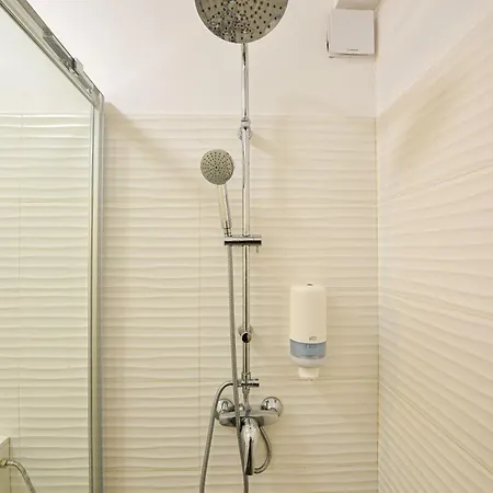 The Lincoln - Shabbat Friendly Appartement Boekarest